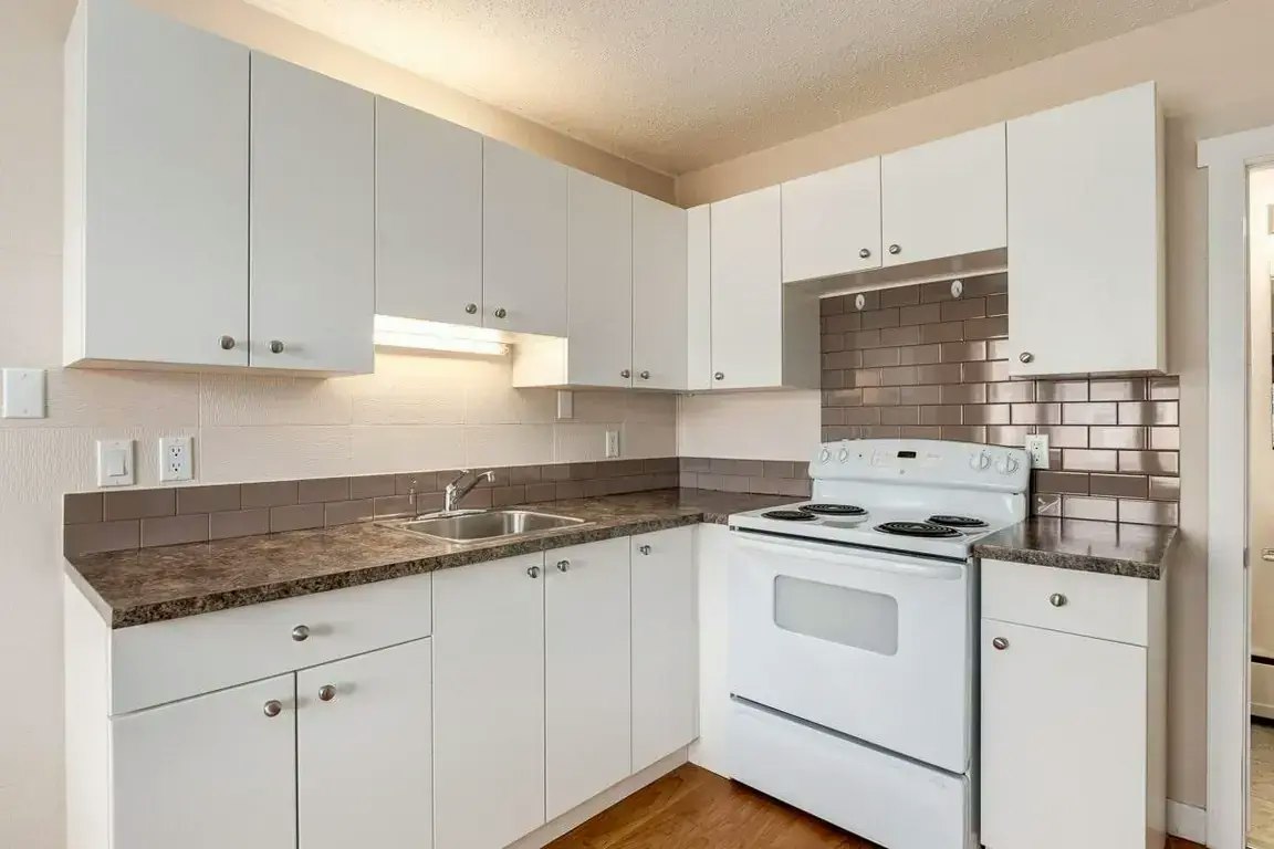 04-4722 46 Street, Camrose, AB, T4V 1G6 - 8