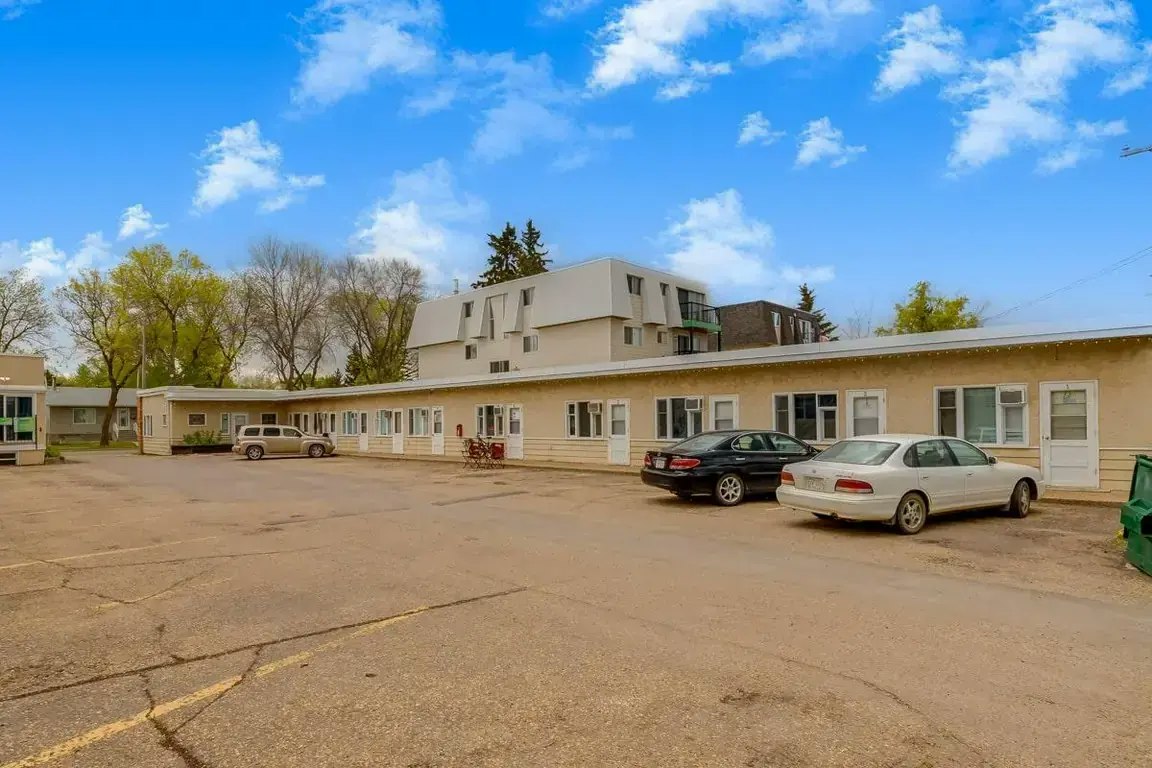 04-4722 46 Street, Camrose, AB, T4V 1G6 - 17