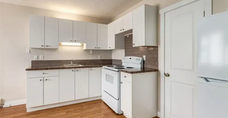 04-4722 46 Street, Camrose, AB, T4V 1G6 - 9