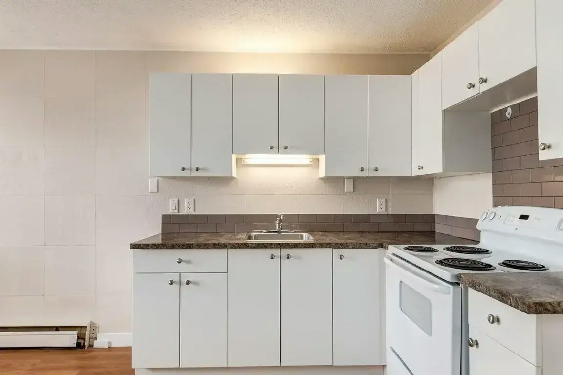 04-4722 46 Street, Camrose, AB, T4V 1G6 - 7