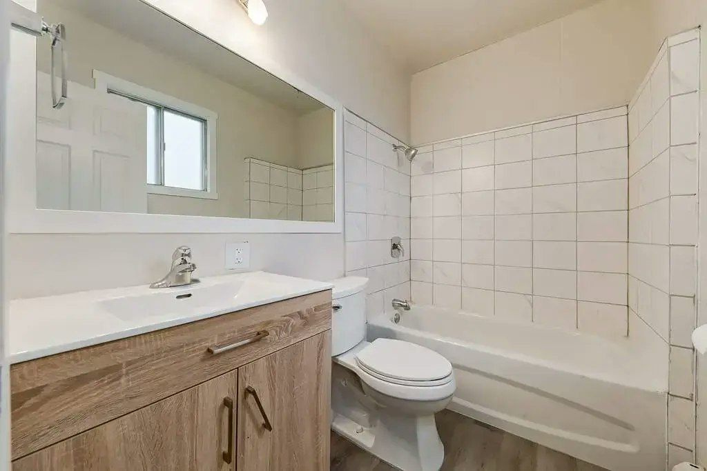 04-4722 46 Street, Camrose, AB, T4V 1G6 - 6