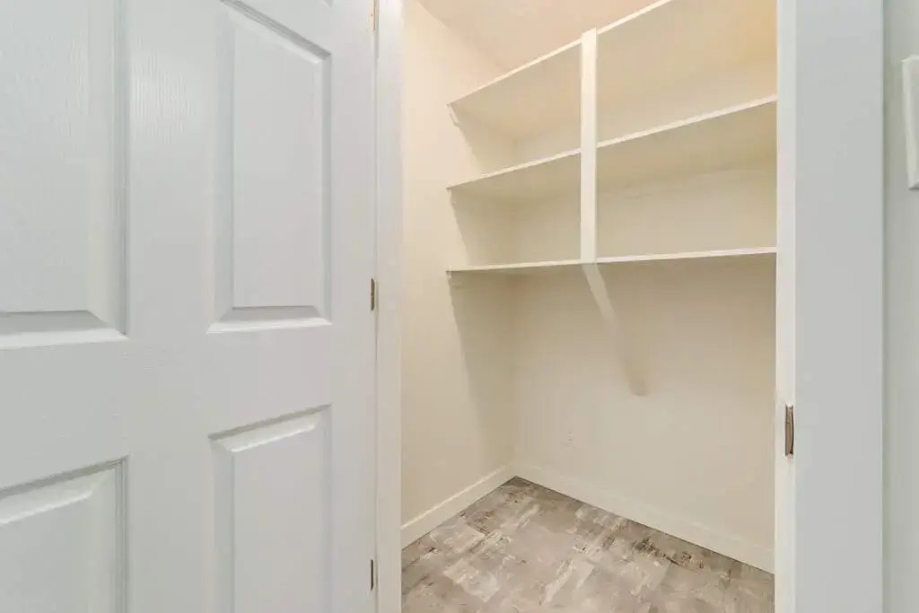 05-4718 46 Street, Camrose, AB, T4V 1G6 - 8