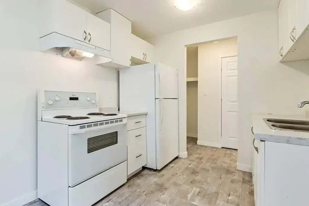 05-4718 46 Street, Camrose, AB, T4V 1G6 - 3