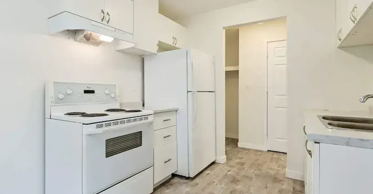 05-4718 46 Street, Camrose, AB, T4V 1G6 - 3