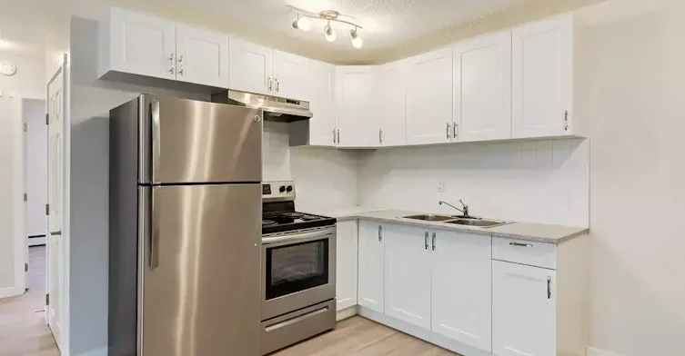 A303-4908 53 Street, Camrose, AB, T4V 1Z1 - 2