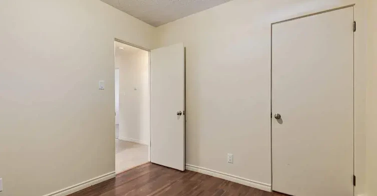 B102-4908 53 Street, Camrose, AB, T4V 1Z1 - 16