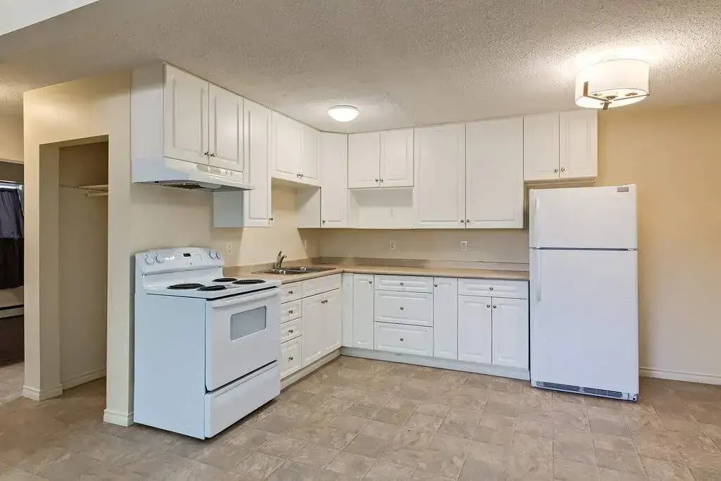 B102-4908 53 Street, Camrose, AB, T4V 1Z1 - 10