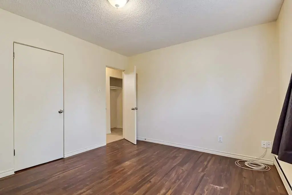 B102-4908 53 Street, Camrose, AB, T4V 1Z1 - 15