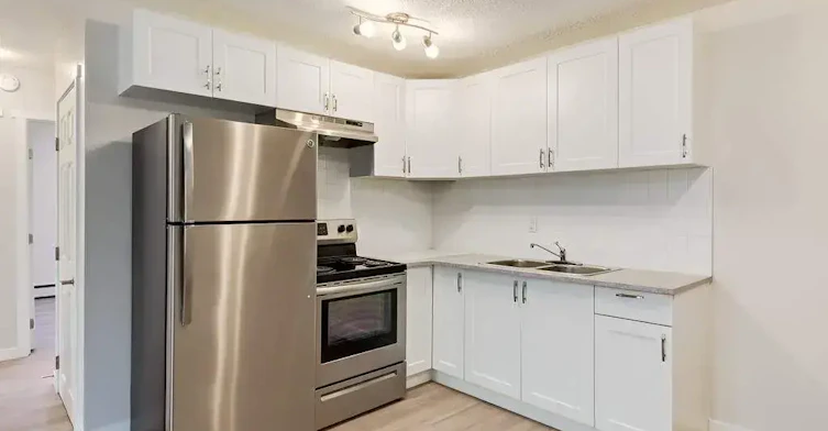 B102-4908 53 Street, Camrose, AB, T4V 1Z1 - 2