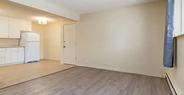 B102-4908 53 Street, Camrose, AB, T4V 1Z1 - 9