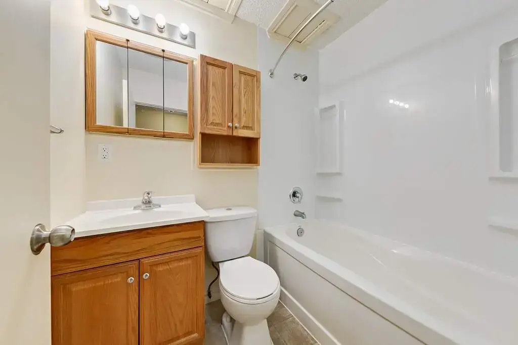 B102-4908 53 Street, Camrose, AB, T4V 1Z1 - 17