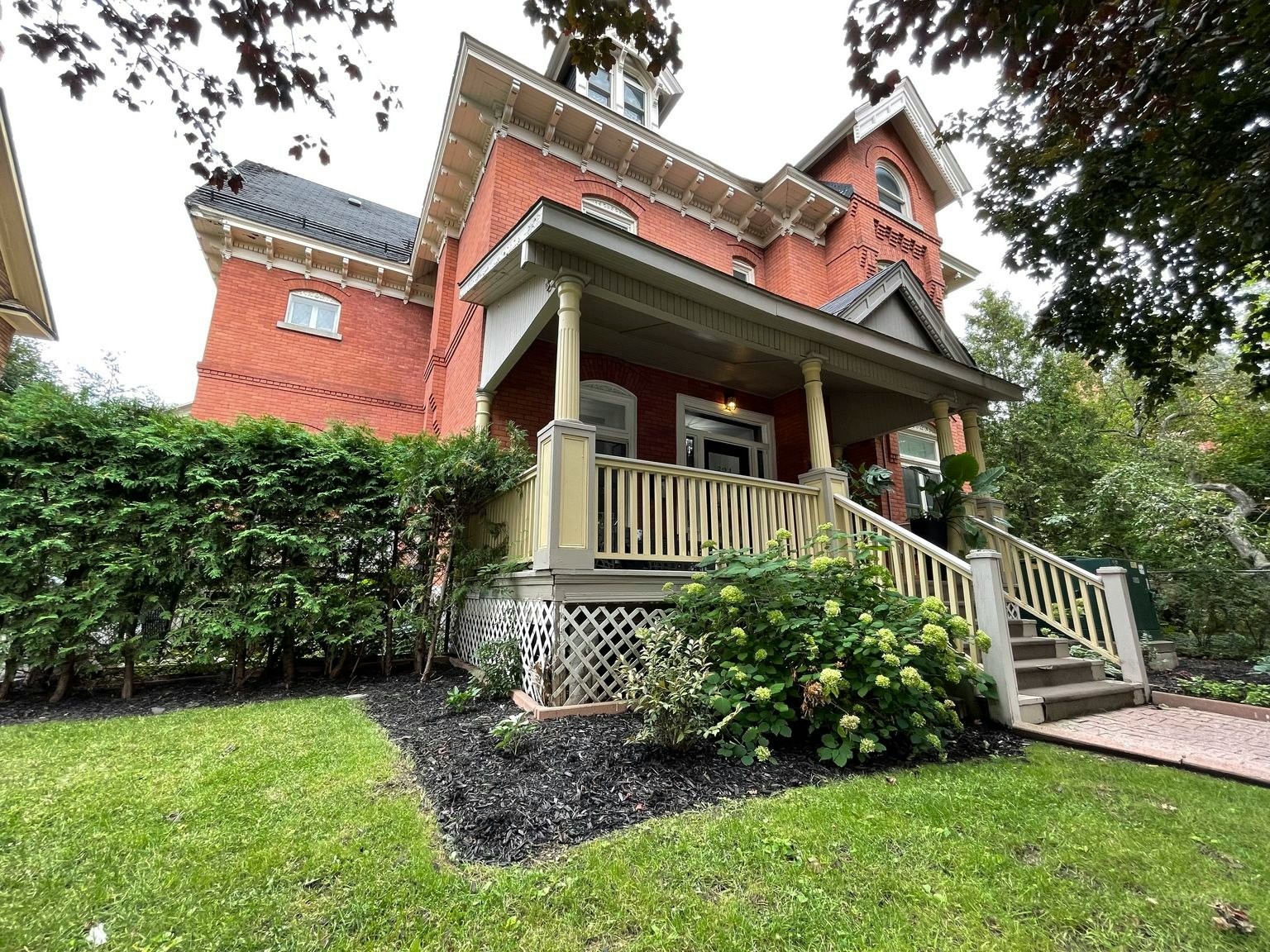 B1-324 Chapel Street, Ottawa, ON, K1N 7Z3