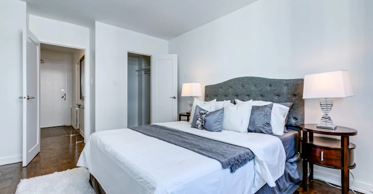 2335 Lake Shore Boulevard West, Toronto, ON, M8V 1B9 - 3