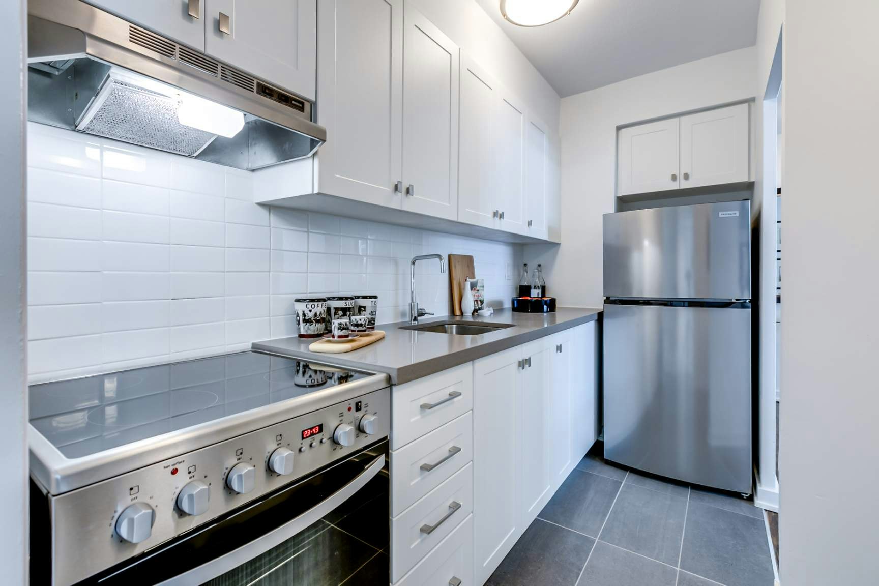 2335 Lake Shore Boulevard West, Toronto, ON, M8V 1B9 - 8