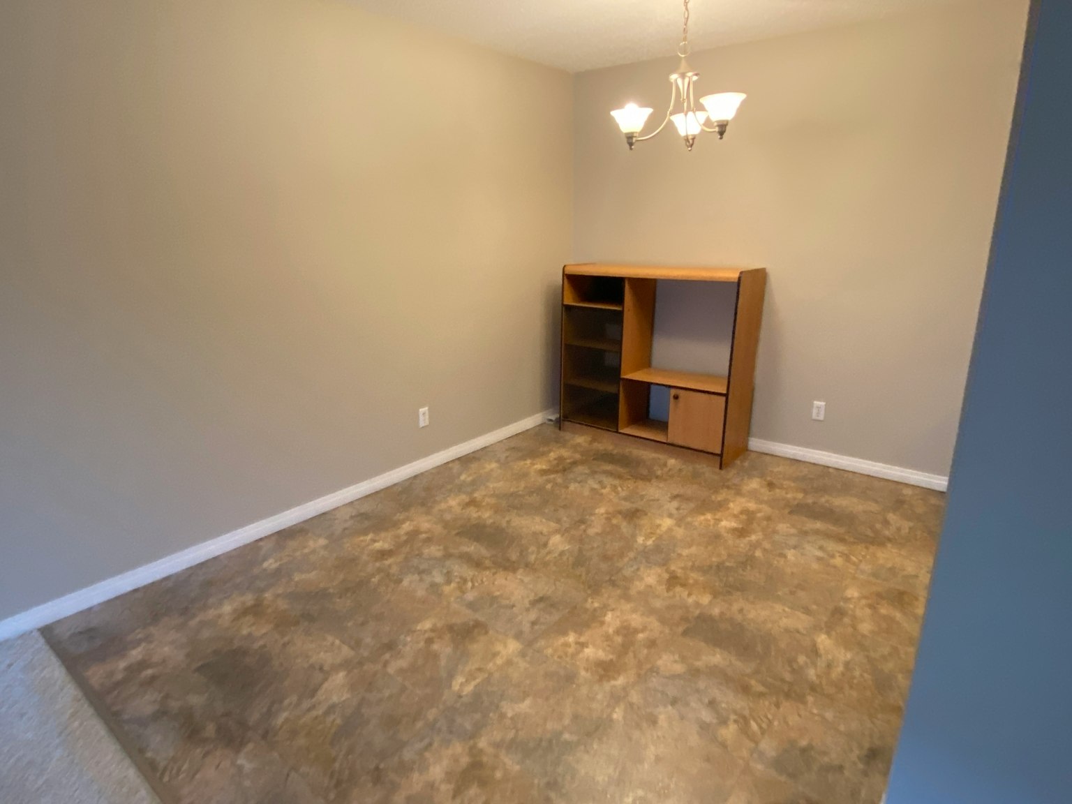 11043 108 Street Nw, Edmonton, AB, T5H 3A8 - 6