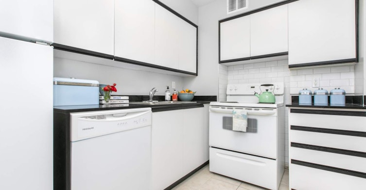 204-150 Graydon Hall Drive, Toronto, ON, M3A 3B3 - 6