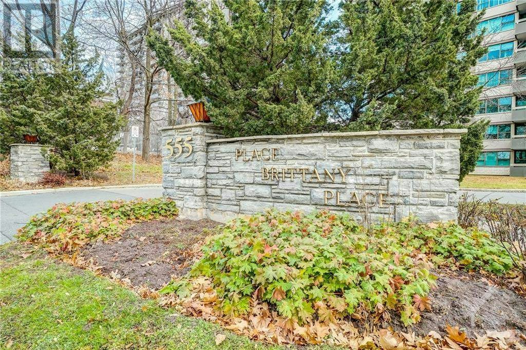 705-555 Brittany Drive, Ottawa, ON, K1K 4C5
