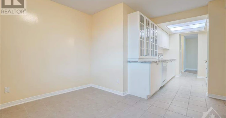 705-555 Brittany Drive, Ottawa, ON, K1K 4C5 - 9