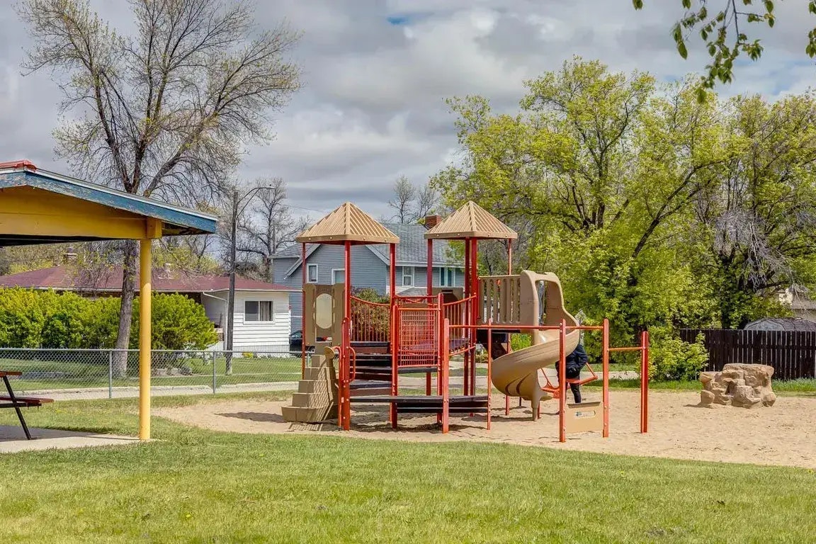 12-15 Darlington Street E, Yorkton, SK, S3N 0C1 - 3