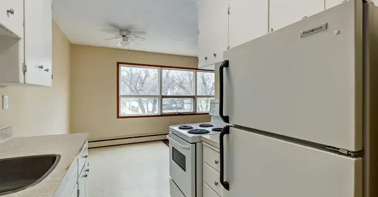 12-15 Darlington Street E, Yorkton, SK, S3N 0C1 - 8