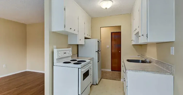 12-15 Darlington Street E, Yorkton, SK, S3N 0C1 - 7