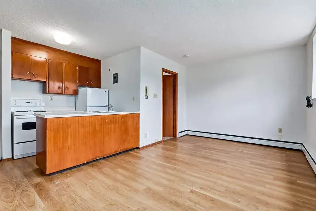 12-15 Darlington Street E, Yorkton, SK, S3N 0C1 - 17