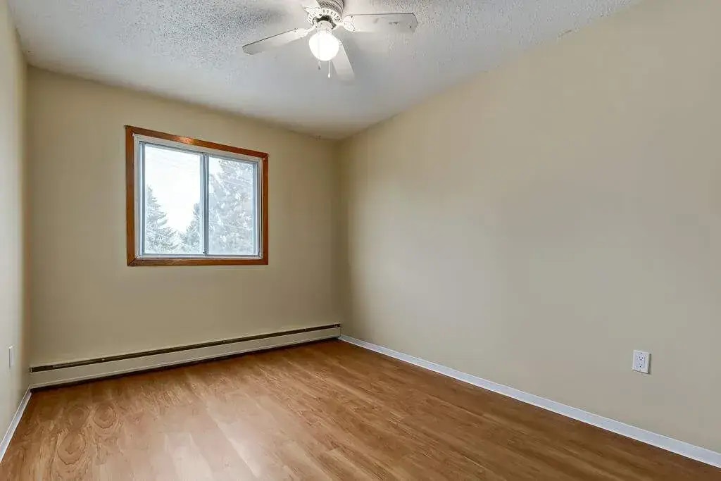 12-15 Darlington Street E, Yorkton, SK, S3N 0C1 - 12