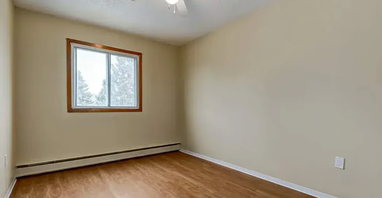 12-15 Darlington Street E, Yorkton, SK, S3N 0C1 - 12