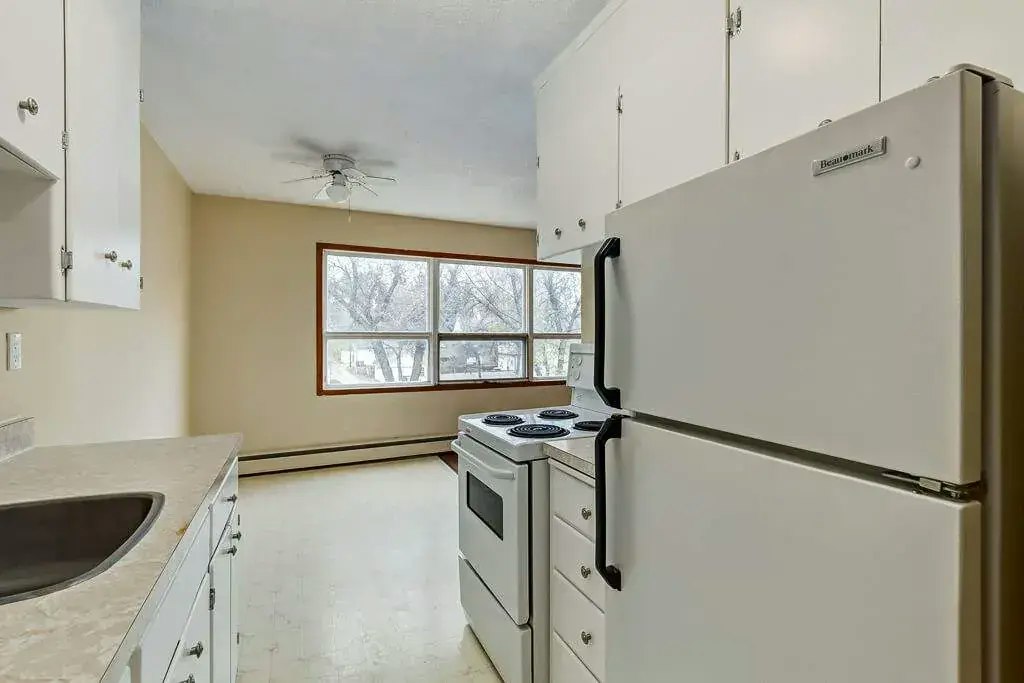 9-15 Darlington Street E, Yorkton, SK, S3N 0C1 - 8