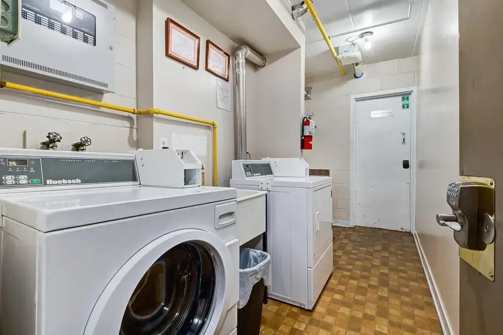 08-2630 6 Avenue N, Regina, SK, S4R 0P2 - 9