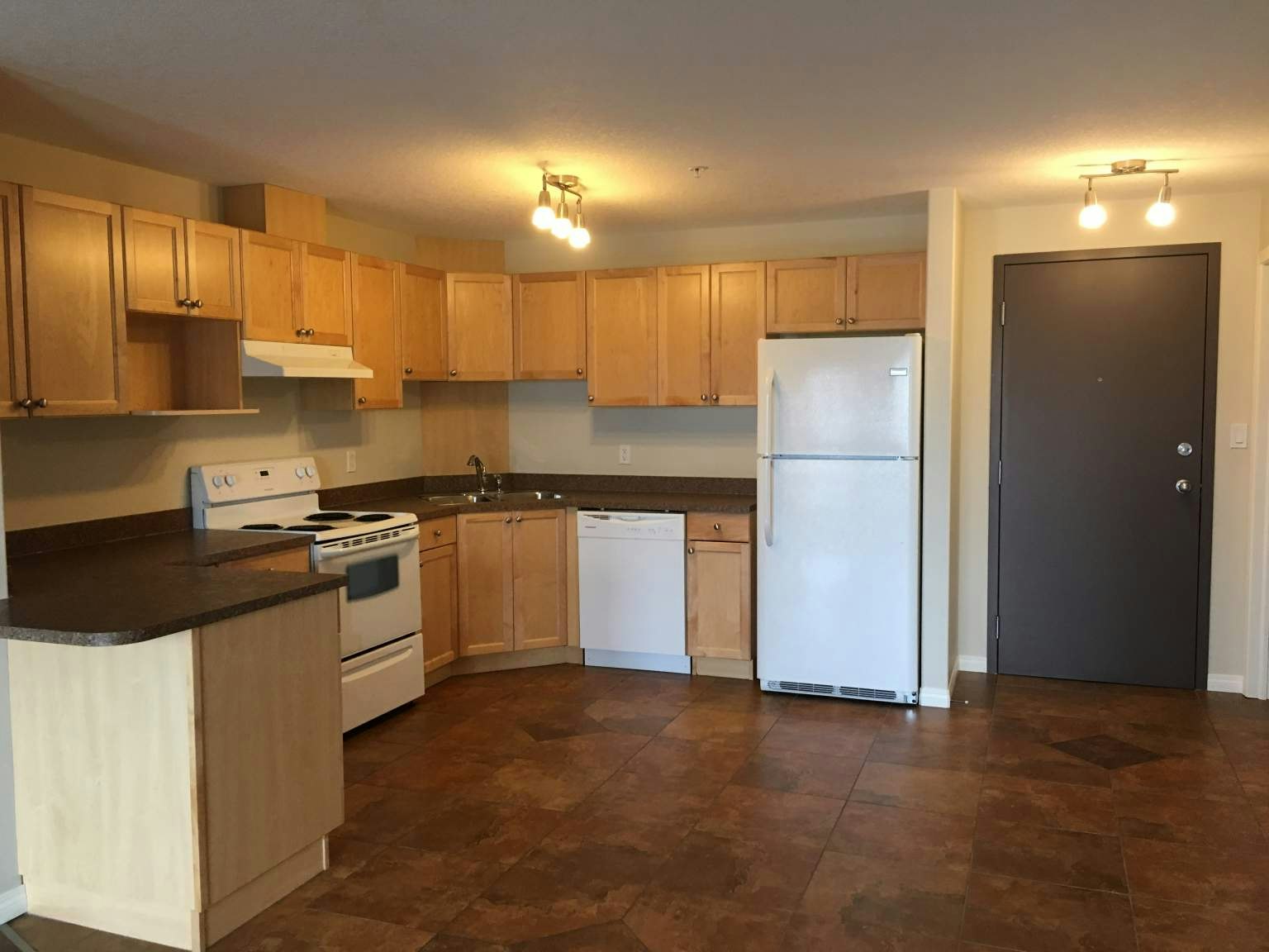 314-9806 96 Street, Grande Prairie, AB, T8V 7T9 - 2