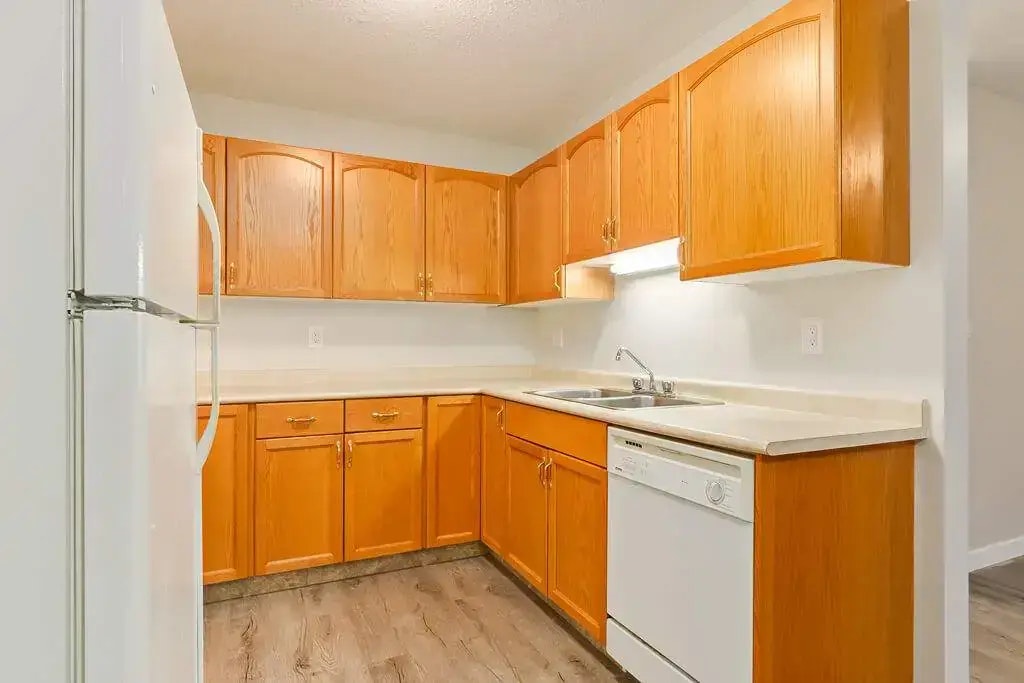 202-5320 47 Avenue, Wetaskiwin, AB, T9A 0K8 - 6