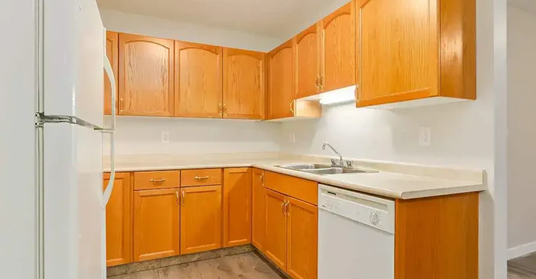 202-5320 47 Avenue, Wetaskiwin, AB, T9A 0K8 - 6