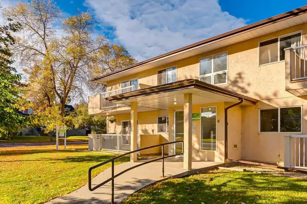 202-5320 47 Avenue, Wetaskiwin, AB, T9A 0K8 - 11