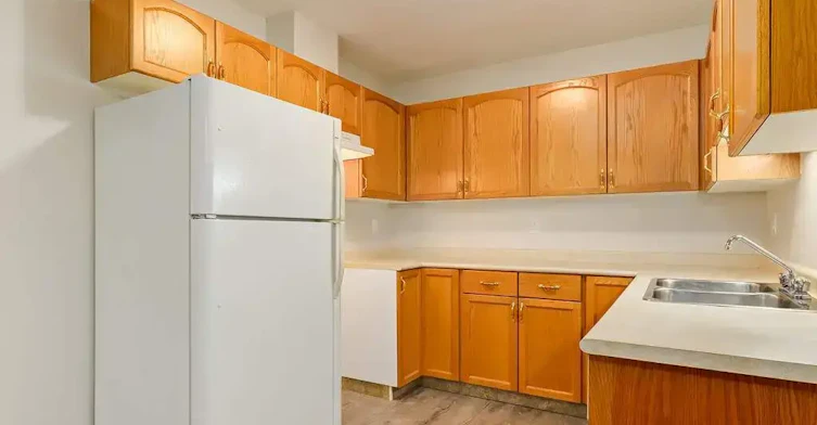 202-5320 47 Avenue, Wetaskiwin, AB, T9A 0K8 - 5