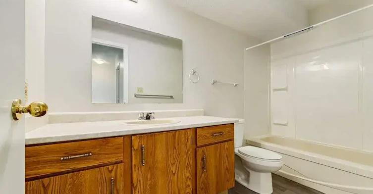 202-5101 52 Avenue, Wetaskiwin, AB, T9A 0X2 - 6