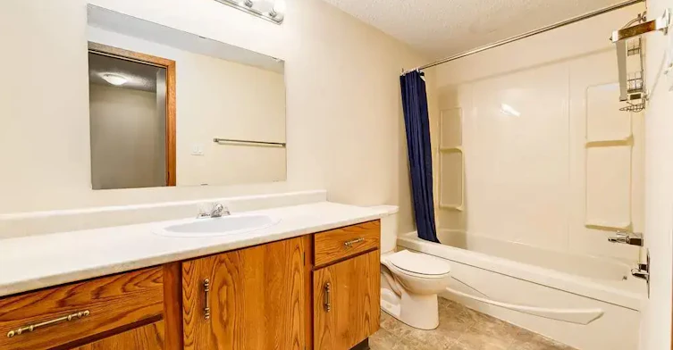202-5101 52 Avenue, Wetaskiwin, AB, T9A 0X2 - 16