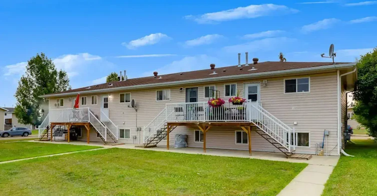 B-5633 52 Street, Wetaskiwin, AB, T9A 3A1 - 3