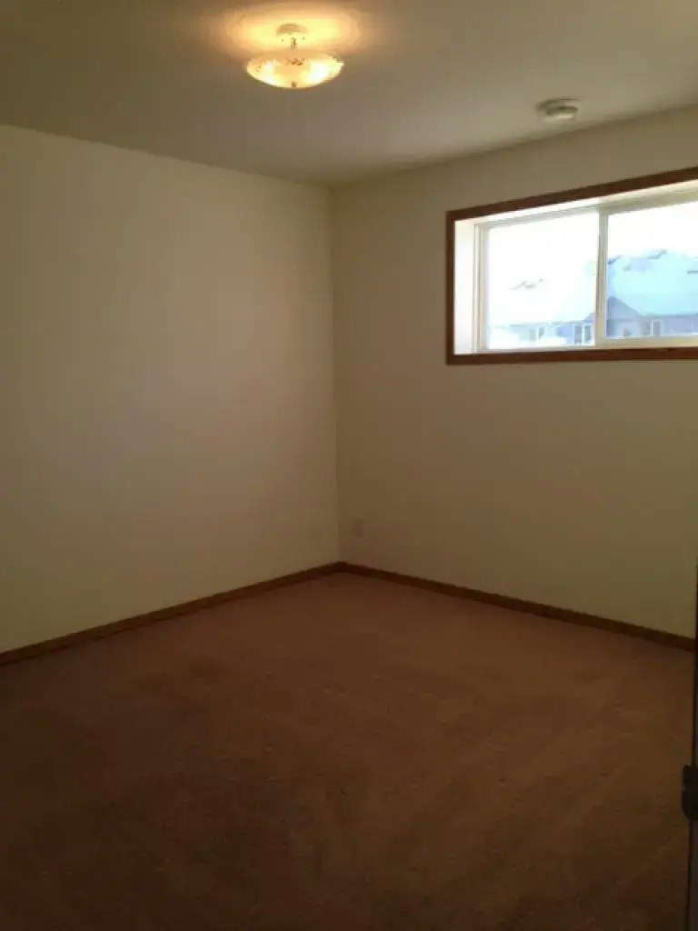 C-5633 52 Street, Wetaskiwin, AB, T9A 3A1 - 5