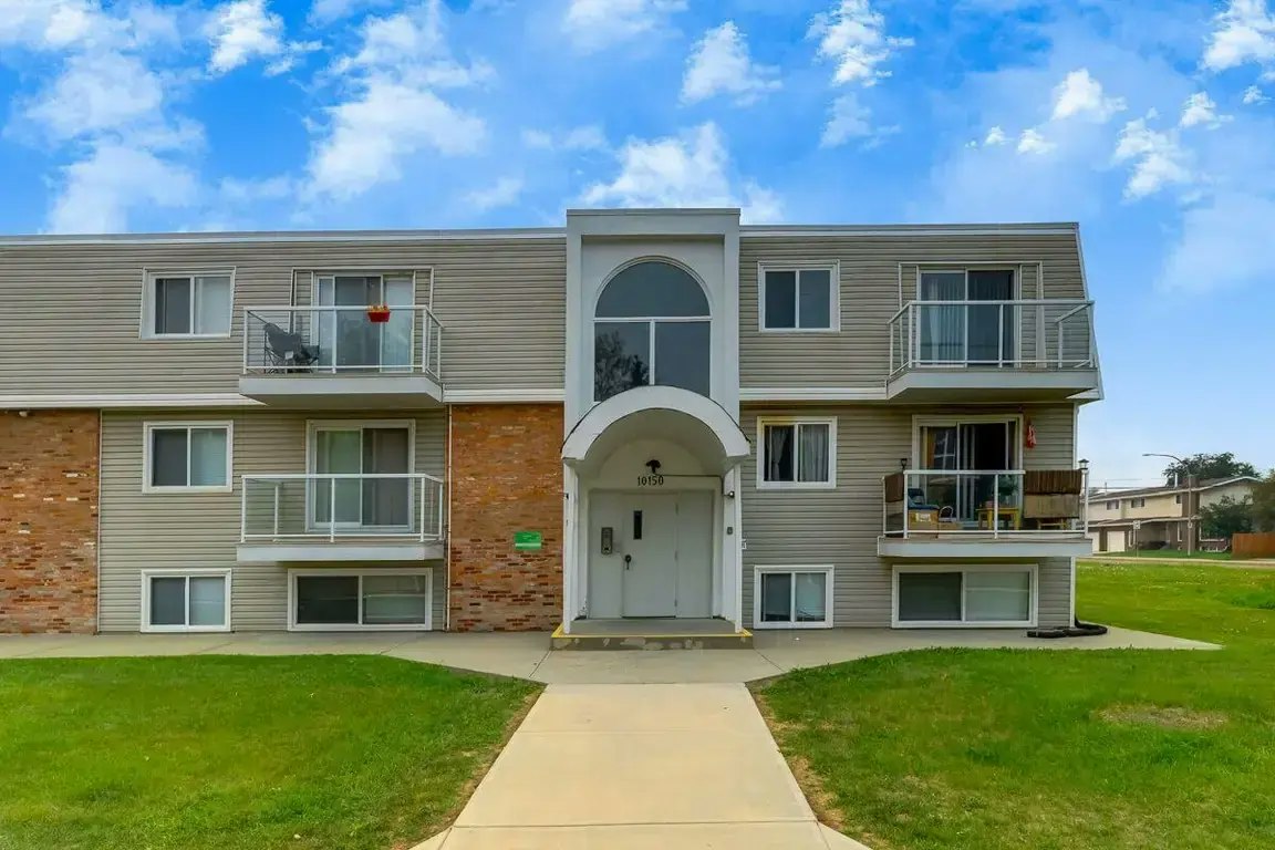 202-10150 153 Street, Edmonton, AB, T5P 2B4 - 11