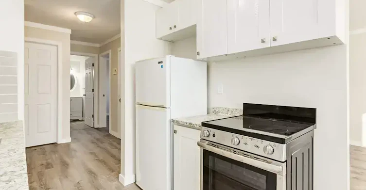 202-10150 153 Street, Edmonton, AB, T5P 2B4 - 3