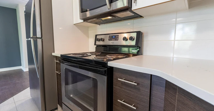 349 Queenston Street, St. Catharines, ON, L2P 2Y1 - 7