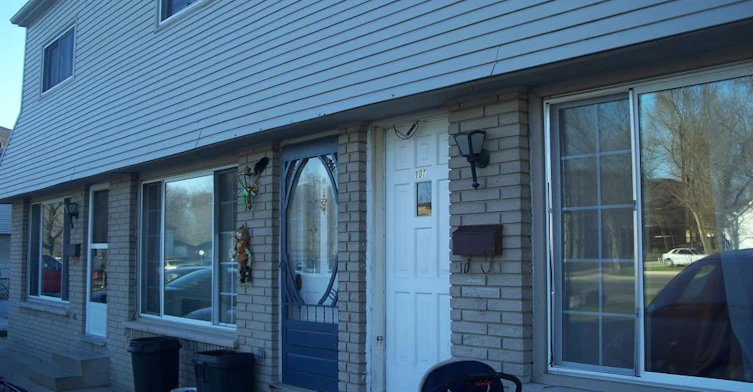 451 Lyndoch Street, Corunna, ON, N0N 1G0