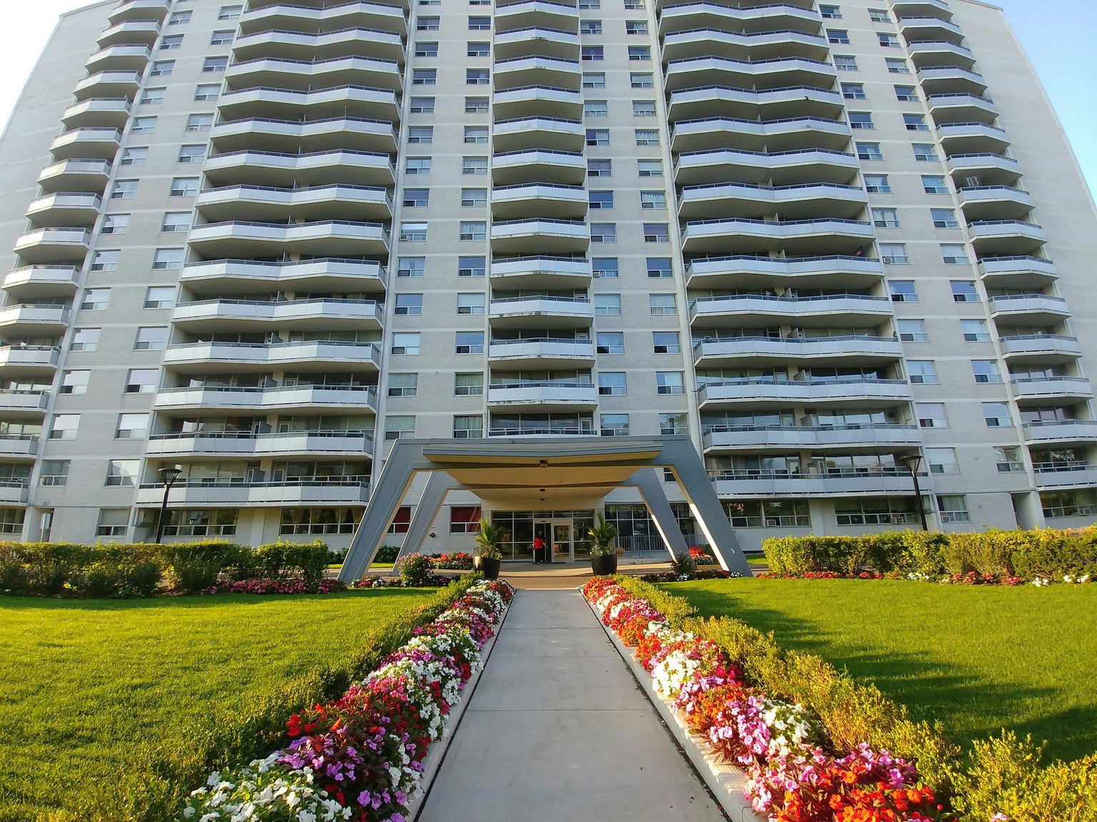 1703-35 Esterbrooke Avenue, Toronto, ON, M2J 2C6