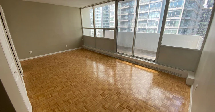 60 Holly Street, Toronto, ON, M4S 2G7 - 4