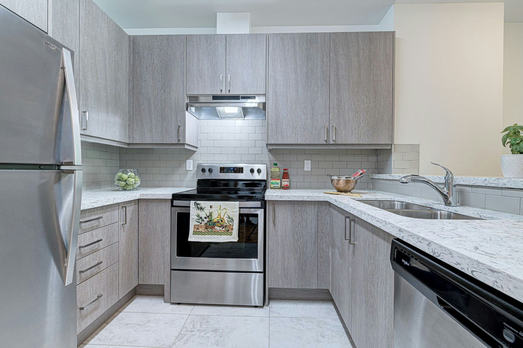 60 Holly Street, Toronto, ON, M4S 2G7
