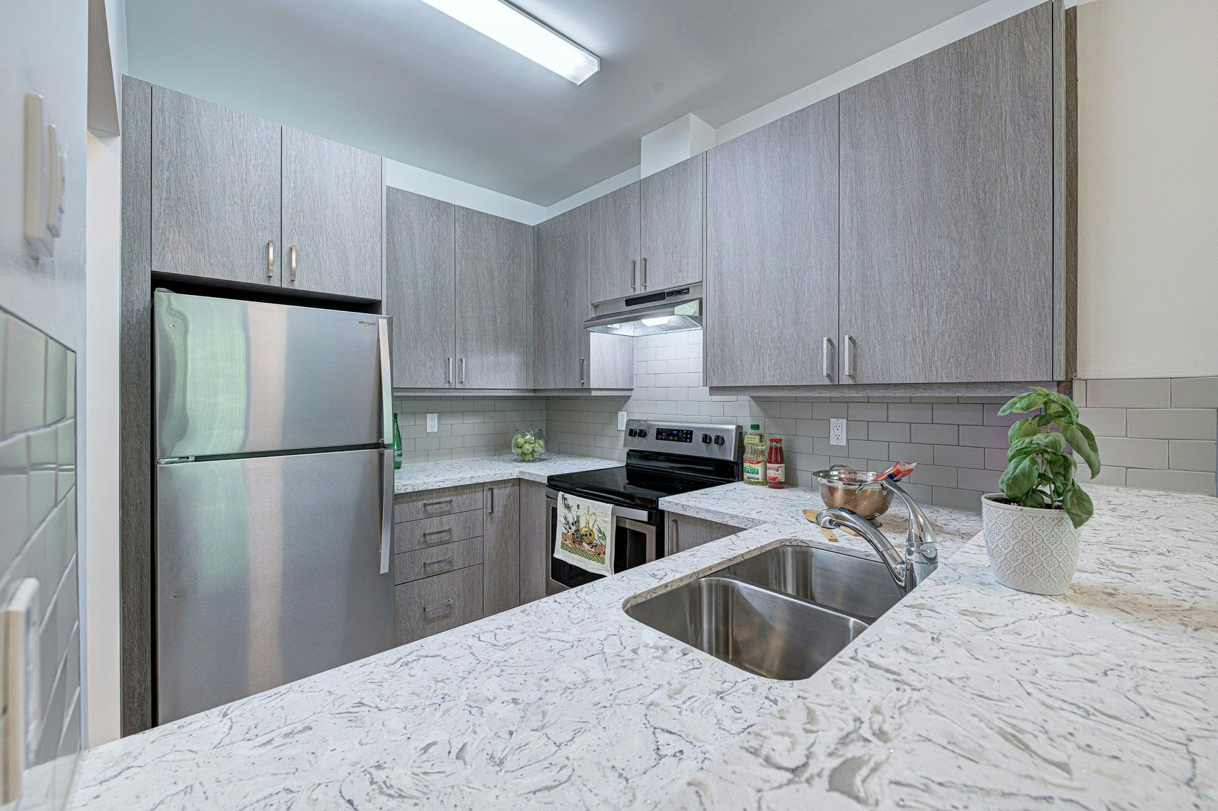 60 Holly Street, Toronto, ON, M4S 2G7 - 5