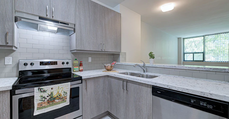 60 Holly Street, Toronto, ON, M4S 2G7 - 2