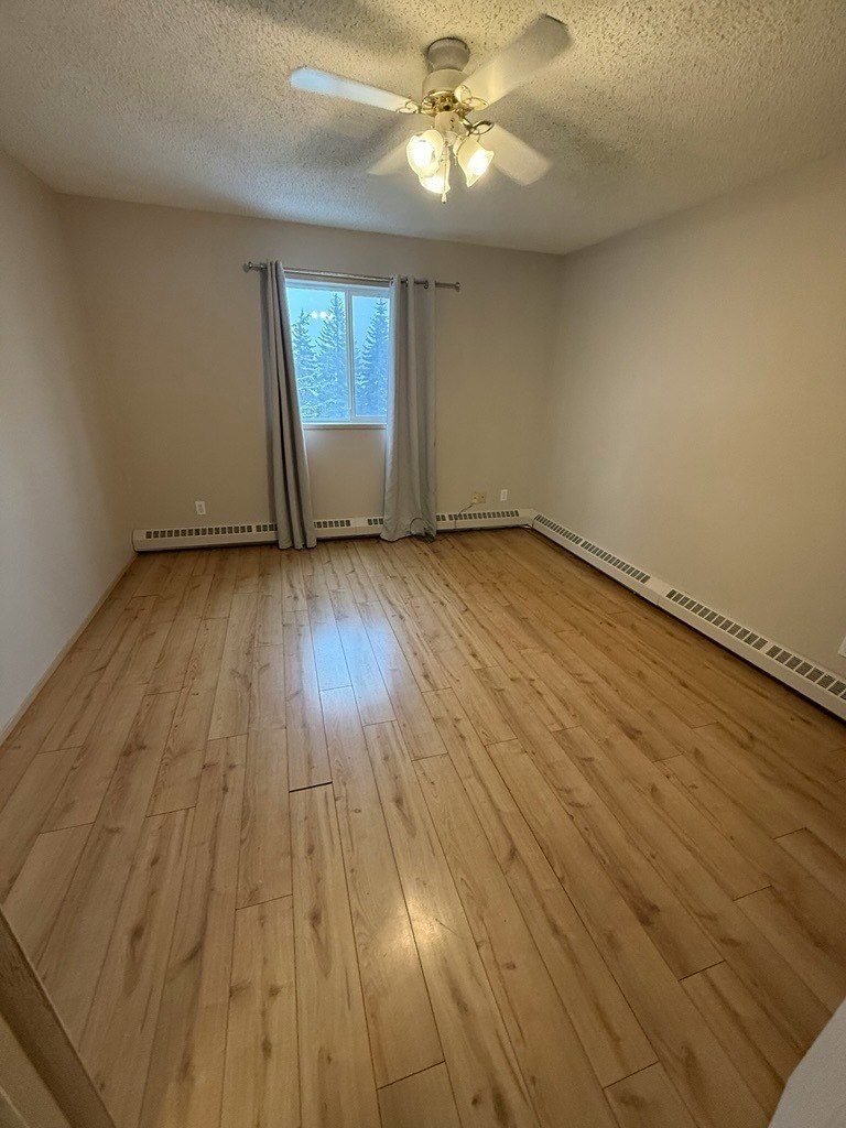 2520 50 Street NW, Edmonton, AB, T6L 7A8 - 17