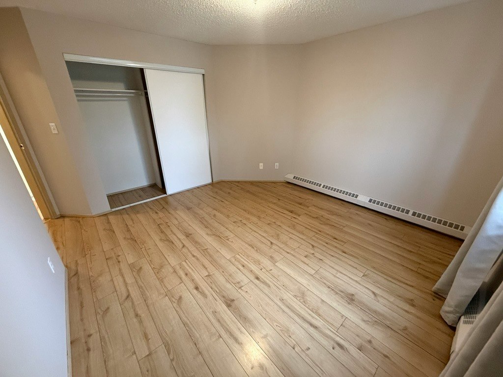 2520 50 Street NW, Edmonton, AB, T6L 7A8 - 16
